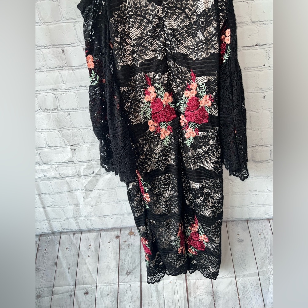 Venus Black, Red & Pink floral dress size 6 - Picture 11 of 16